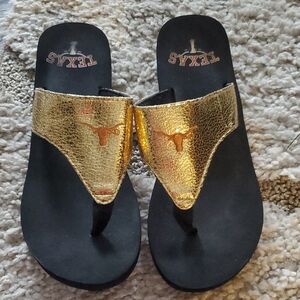 Texas Longhorns Women's Gold and Black Sandals, Size 7